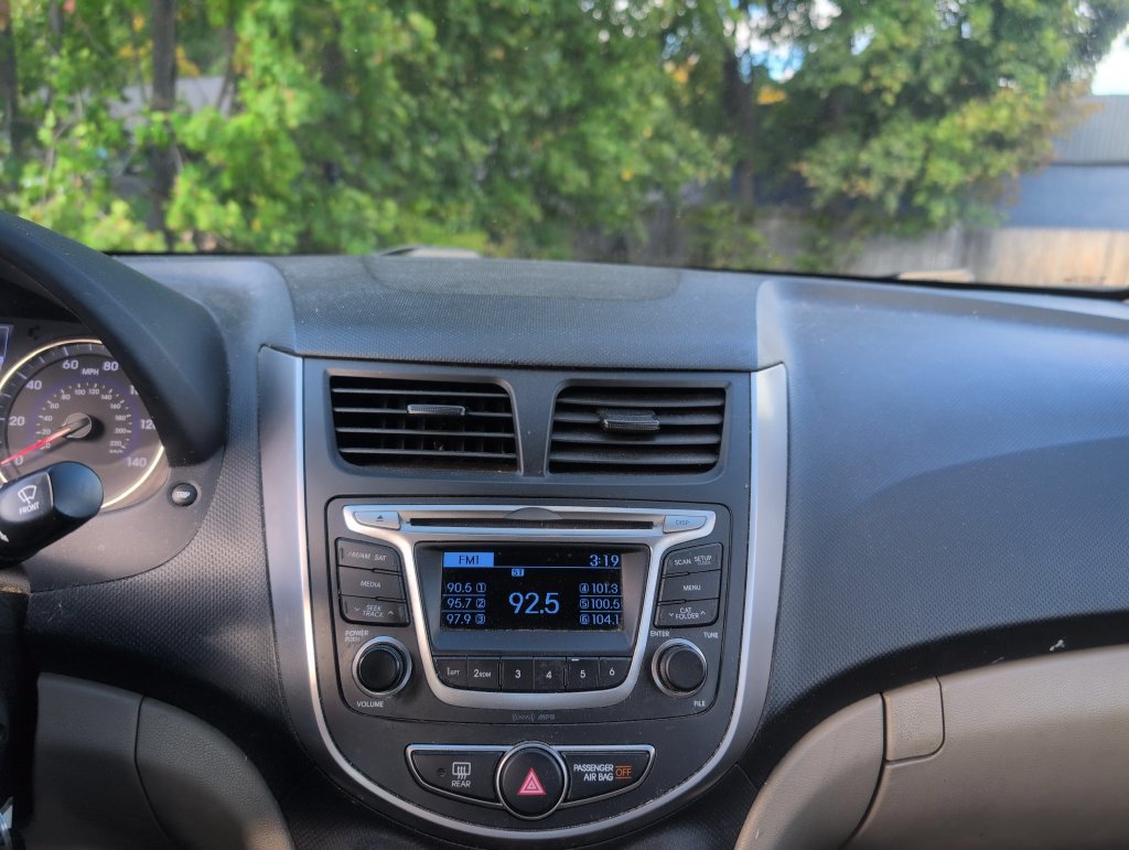 Used 2016 Hyundai Accent SE FWD image 22