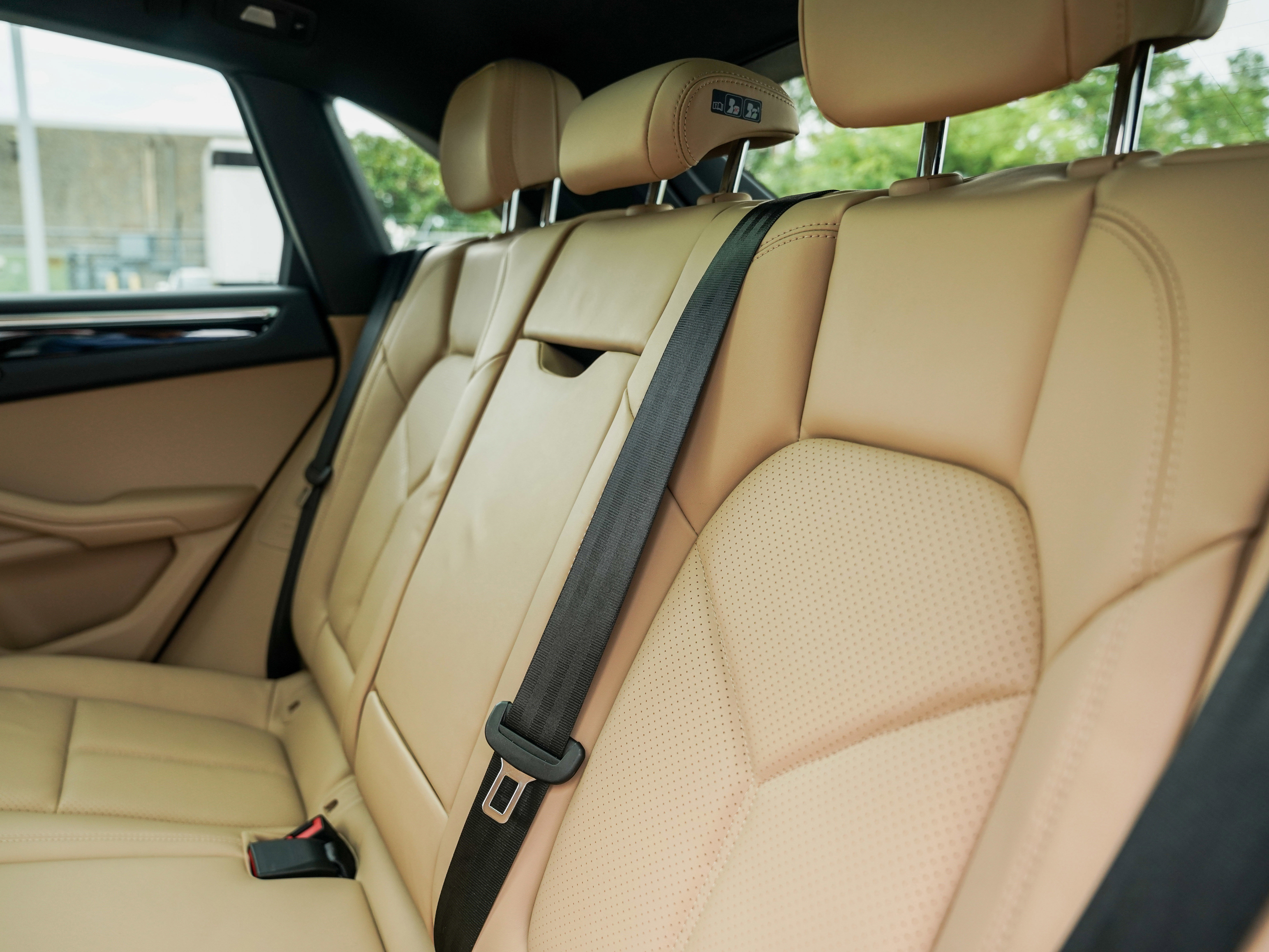 Certified 2025 Porsche Macan image 29