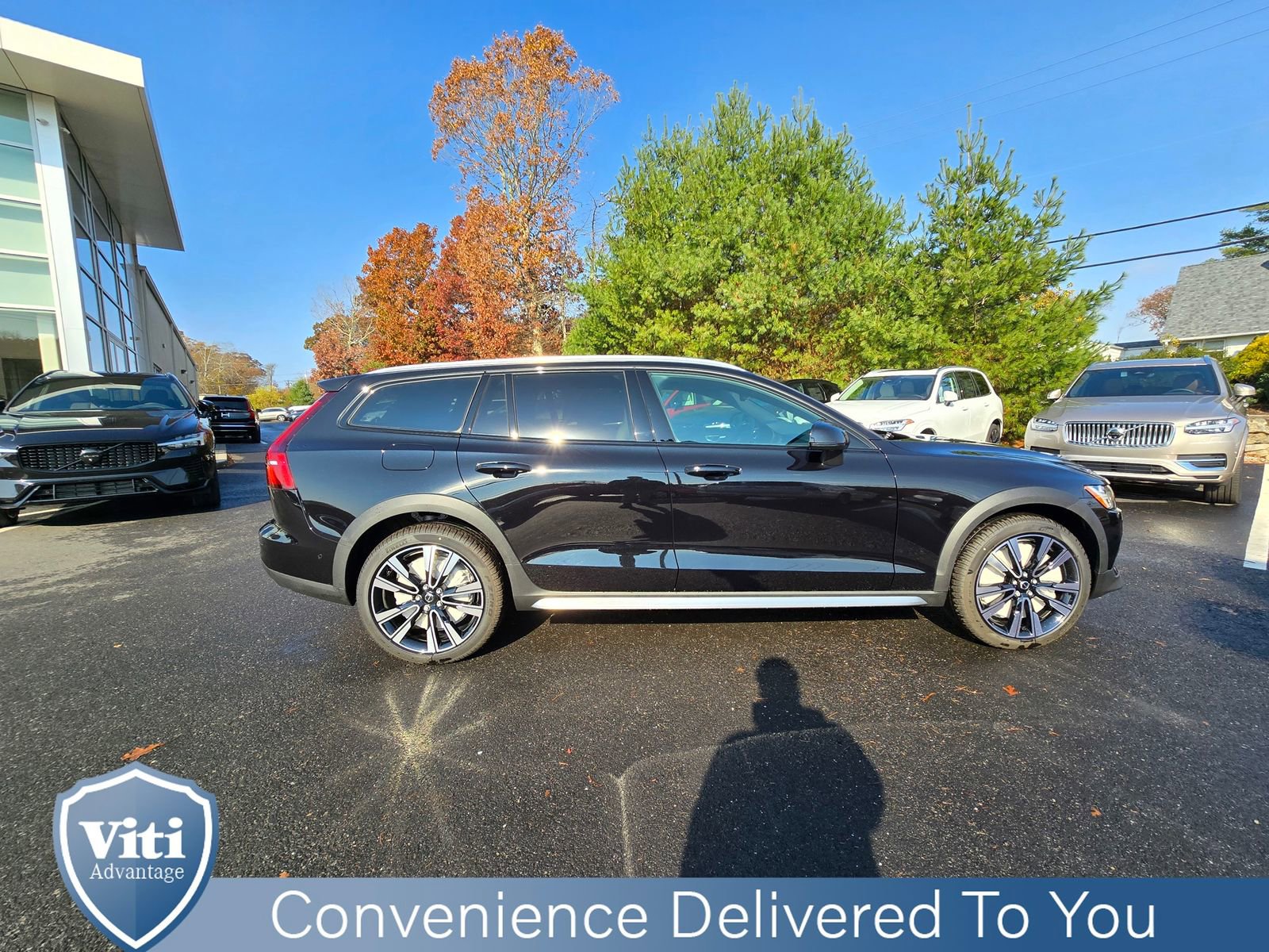 Certified 2025 Volvo V60 B5 Cross Country Ultra w/ Protection Package Premier AWD/4WD image 9