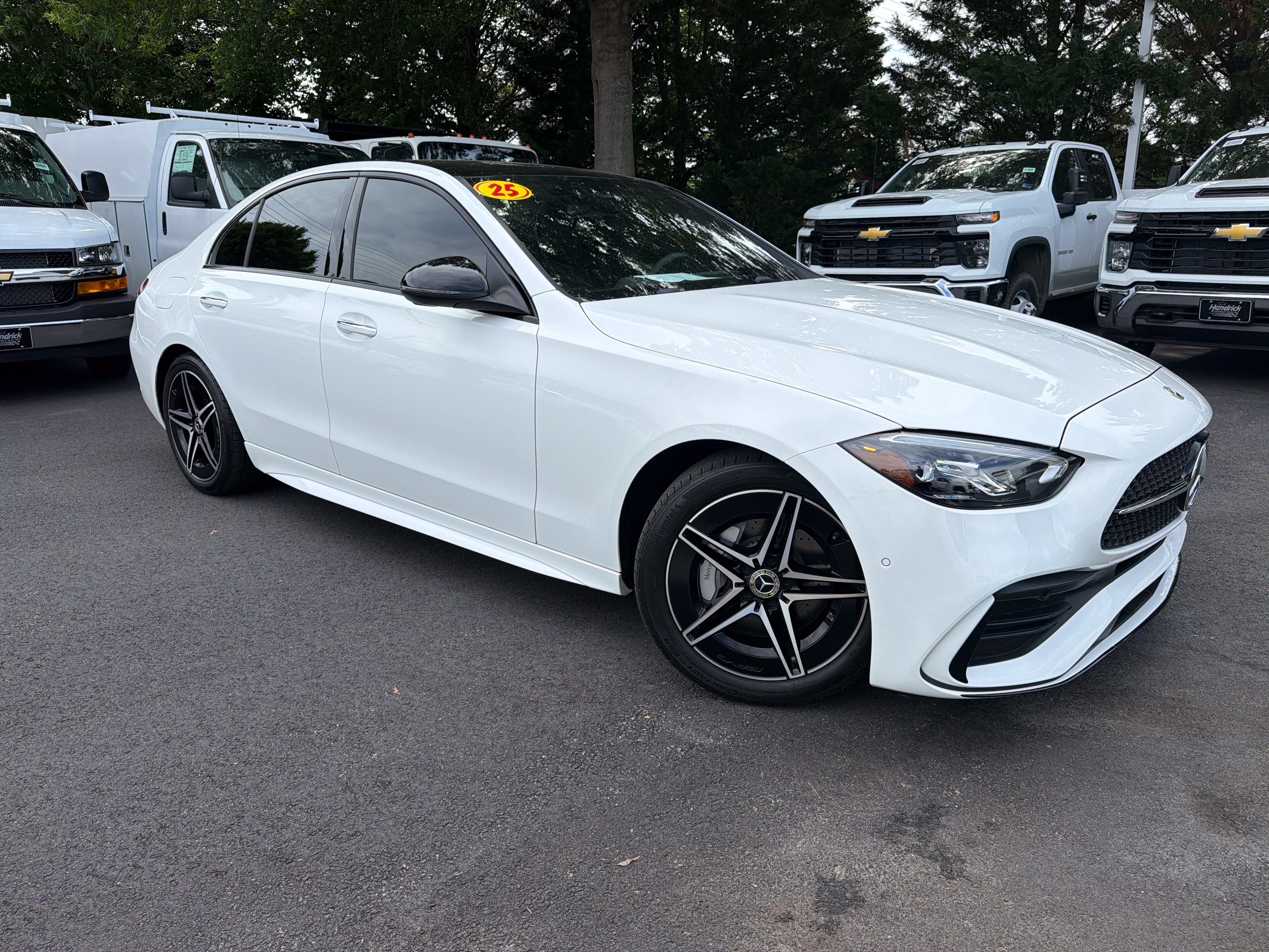 Used 2025 Mercedes-Benz C 300 4MATIC Sedan image 2