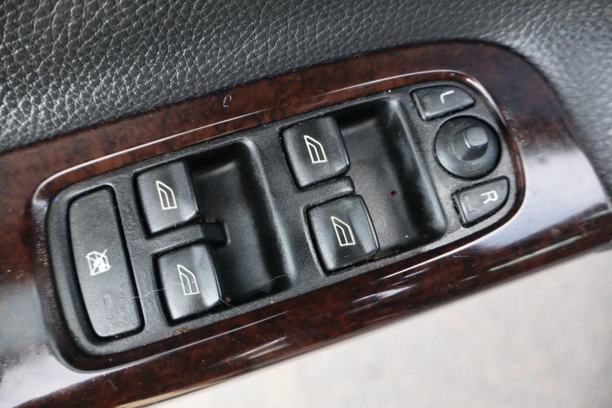 Used 2007 Volvo V50 2.4i image 27