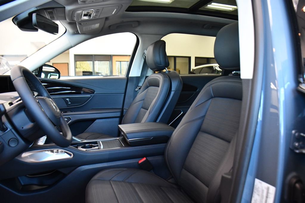 Used 2026 Lincoln Nautilus Reserve AWD/4WD image 13