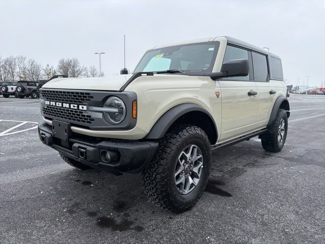 Used 2025 Ford Bronco Badlands image 14