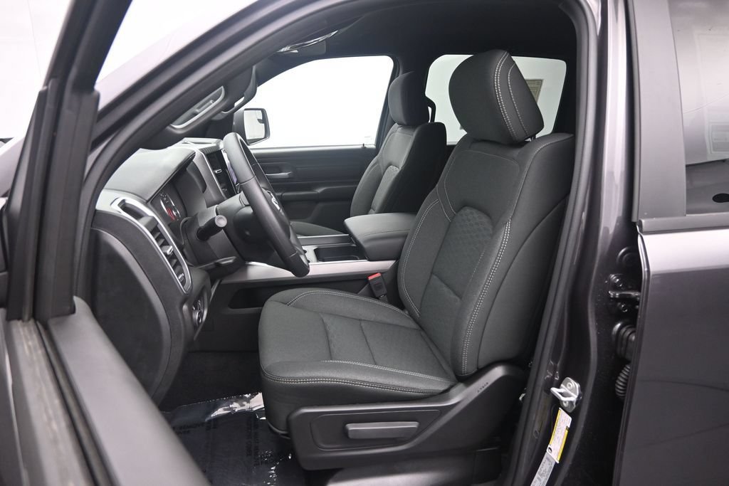 New 2026 RAM 1500 Express AWD/4WD image 17