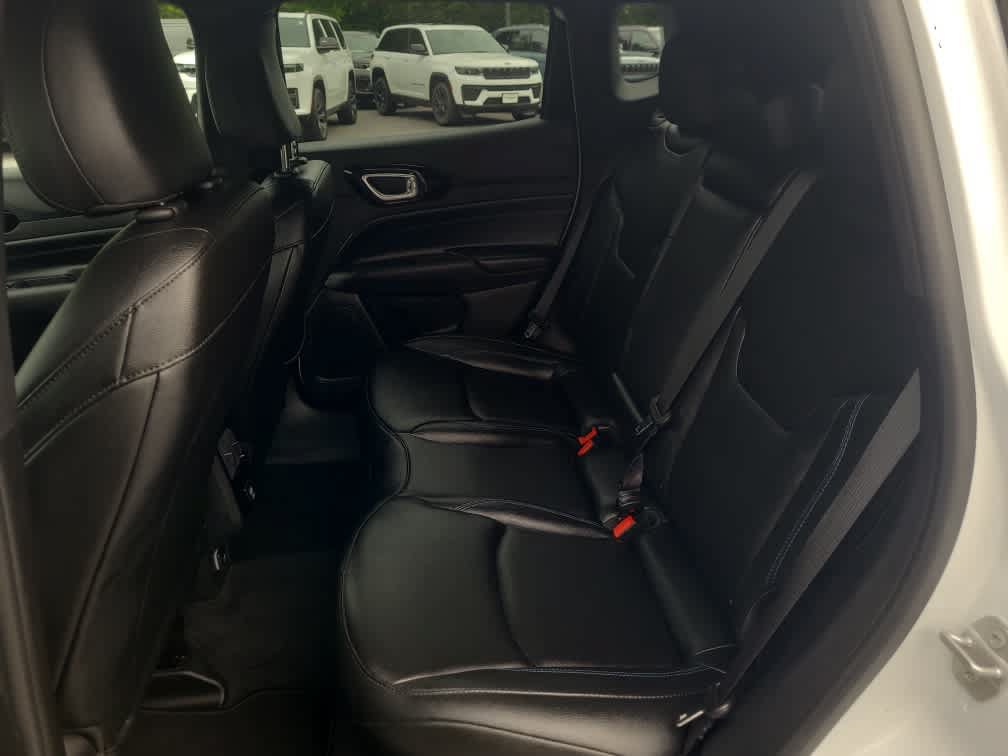Used 2026 Jeep Compass Limited AWD/4WD image 10
