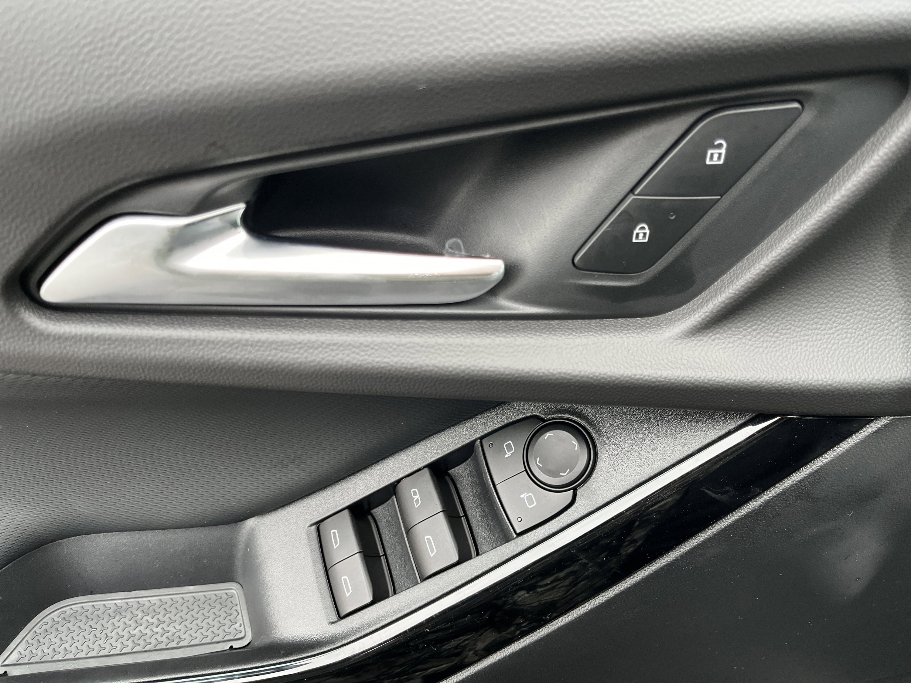 New 2026 Chevrolet Equinox LT image 19