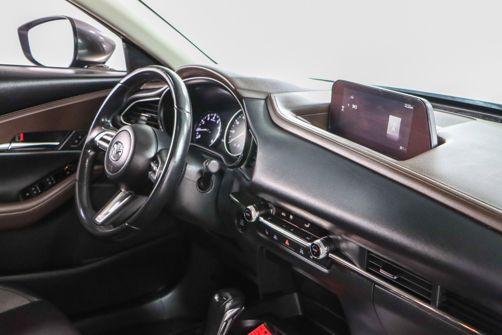 Used 2023 MAZDA CX-30 AWD 2.5 S w/ Premium Package image 26