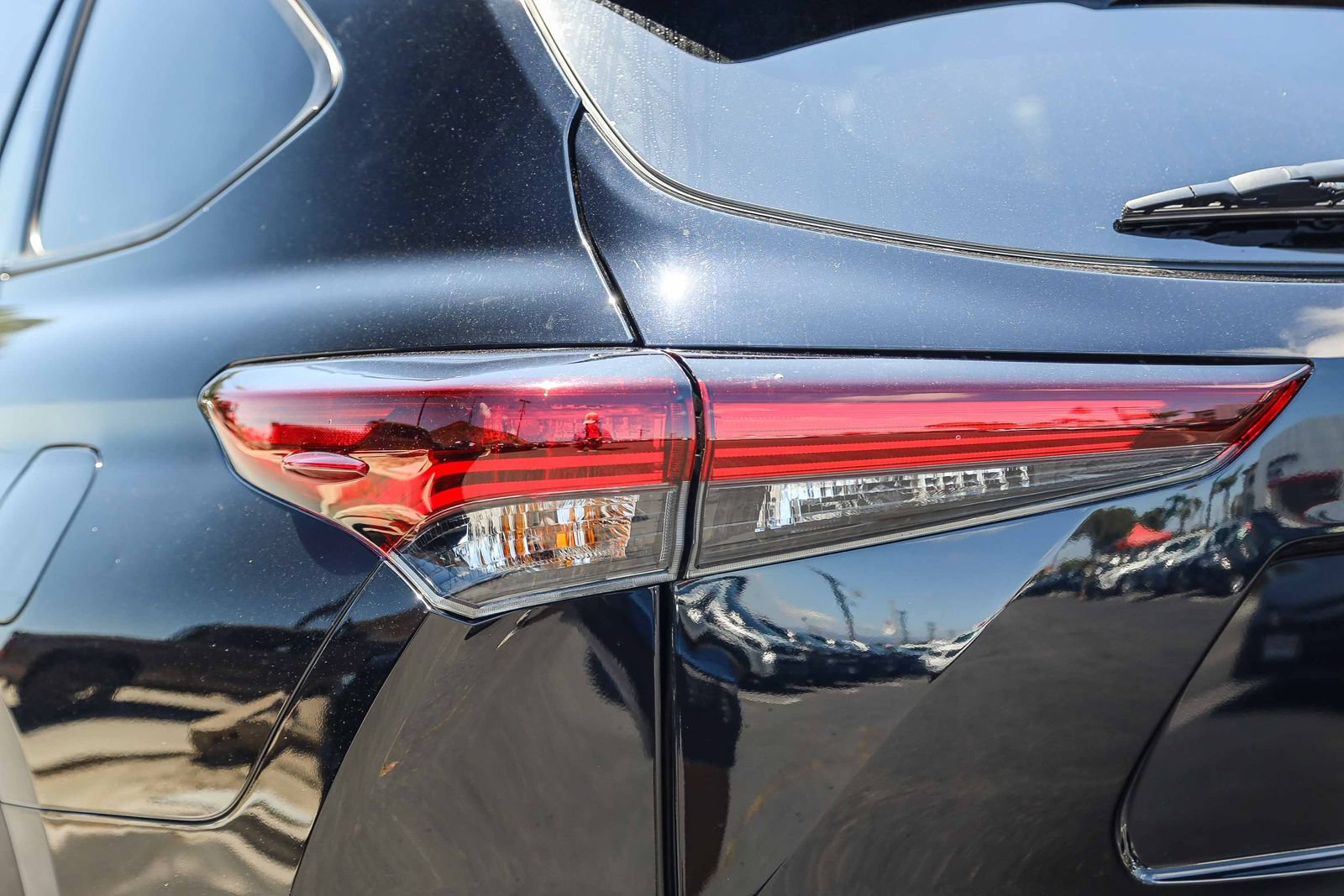 Used 2025 Toyota Highlander XSE AWD/4WD image 7