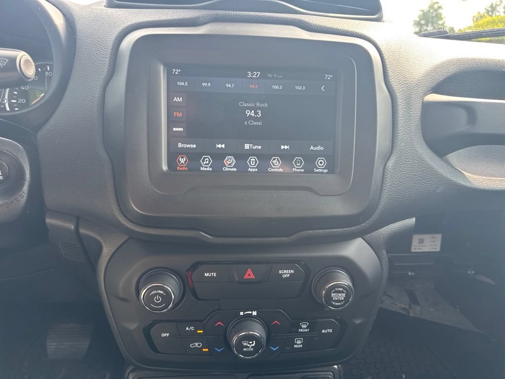 Used 2020 Jeep Renegade Latitude w/ Cold Weather Group AWD/4WD image 11