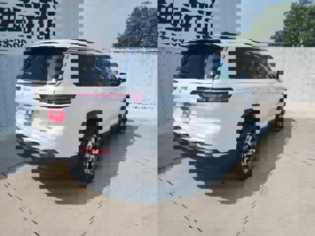 New 2025 Jeep Grand Cherokee L Limited w/ Trailer Tow Package image 18