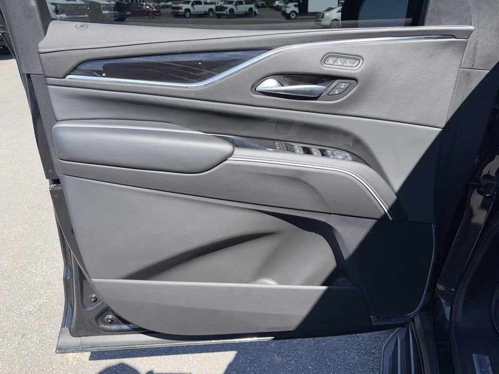 Used 2023 Cadillac Escalade Sport w/ LPO, ONYX Package AWD/4WD image 14