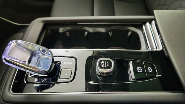 New 2026 Volvo XC90 B6 Plus w/ Protection Package AWD/4WD image 17