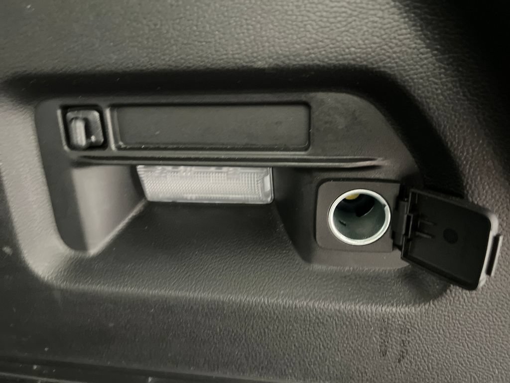 Used 2025 Ford Explorer Active RWD image 45