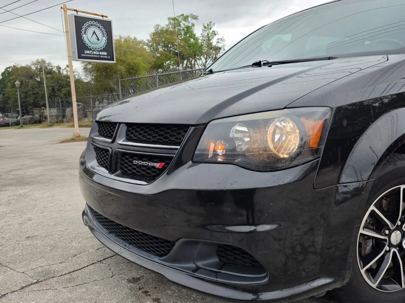 Used 2015 Dodge Grand Caravan SE w/ Quick Order Package 29E SE image 4