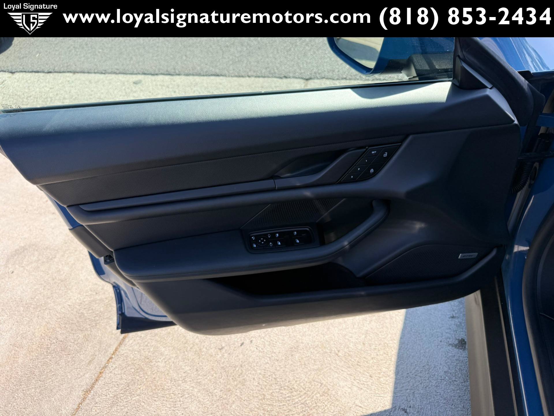 Used 2022 Porsche Taycan RWD image 19