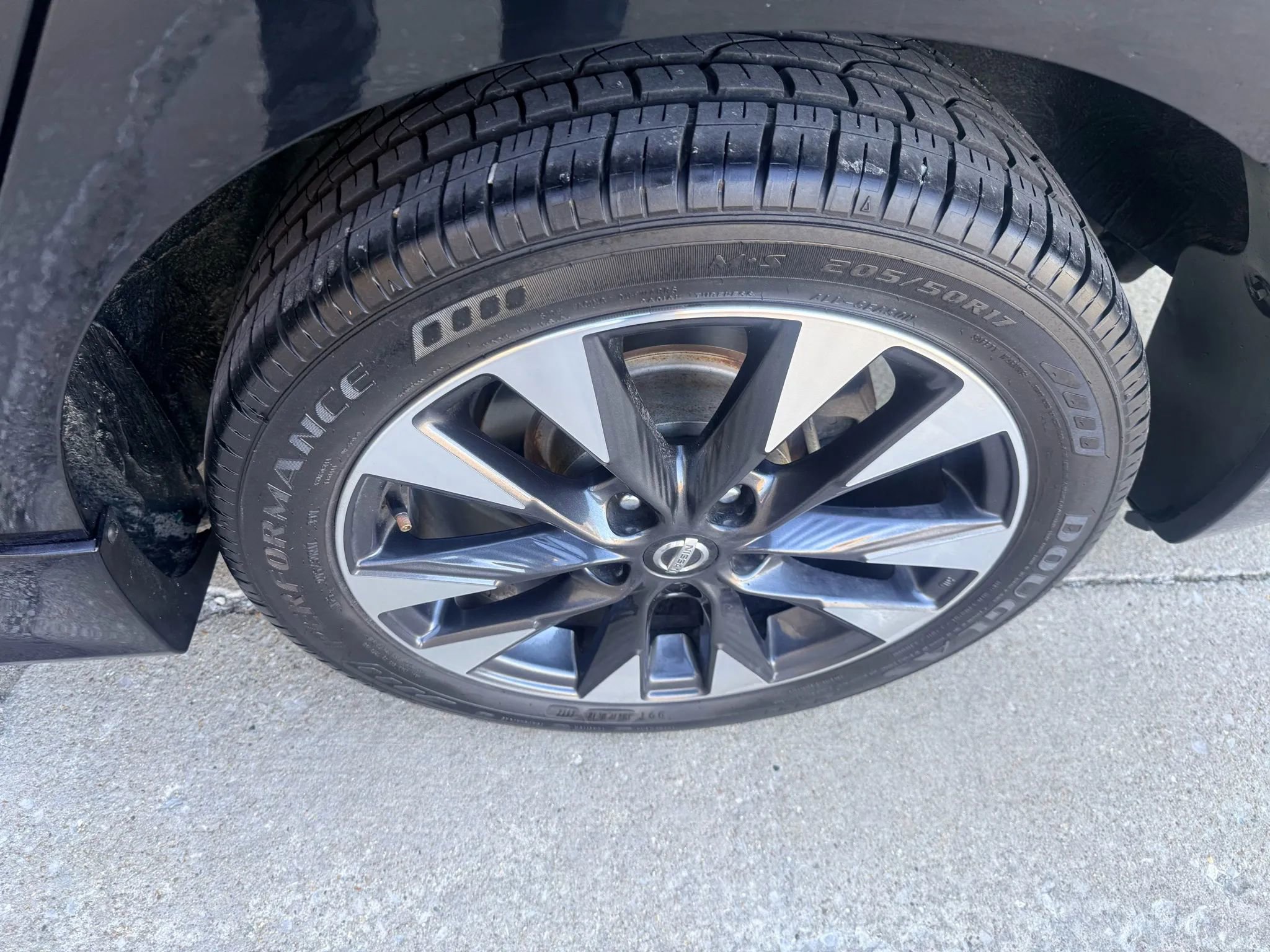 Used 2017 Nissan Sentra SR image 7