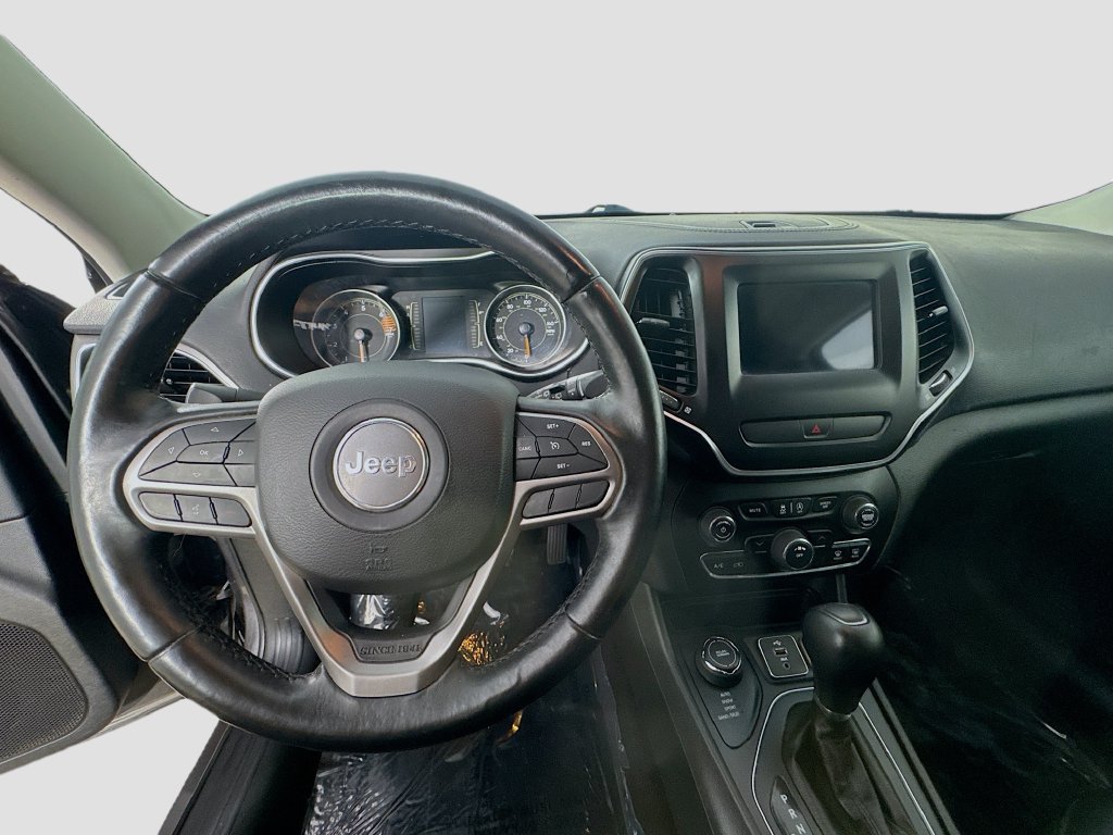 Used 2019 Jeep Cherokee Latitude Plus AWD/4WD image 13