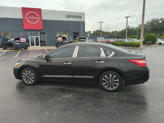 Used 2016 Nissan Altima 2.5 SV w/ Convenience Package FWD image 10