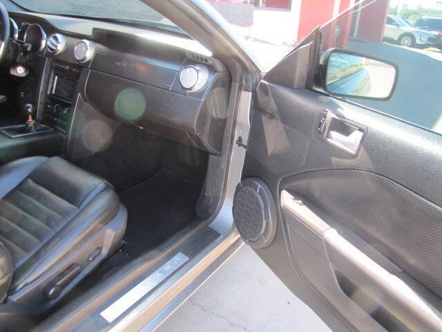 Used 2009 Ford Mustang GT Premium image 11