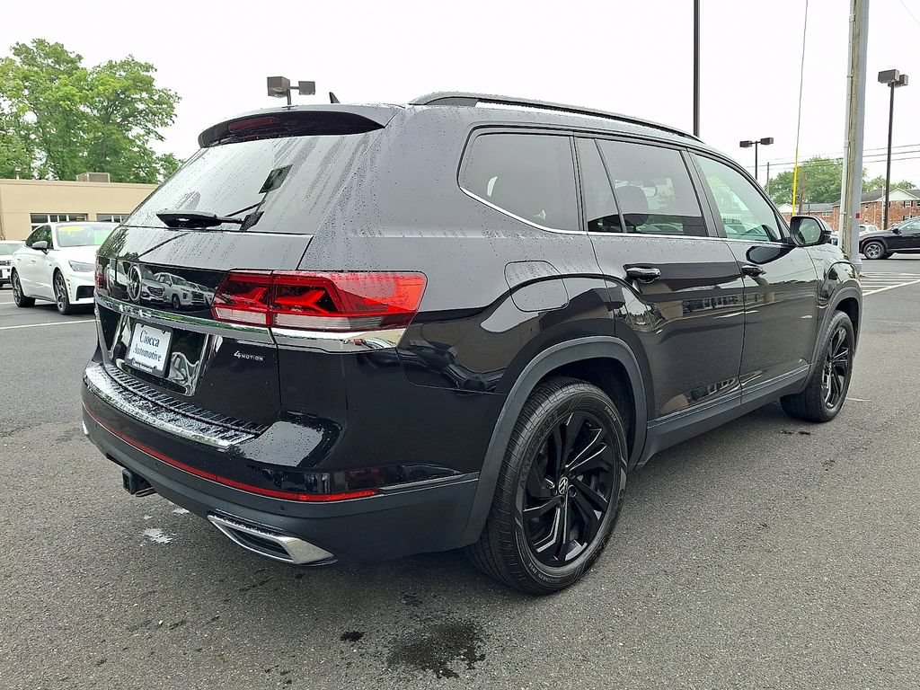 Used 2023 Volkswagen Atlas SE w/ Black Wheel Package AWD/4WD image 9