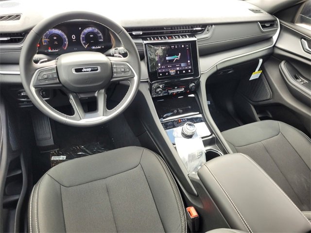 New 2025 Jeep Grand Cherokee Laredo X image 10