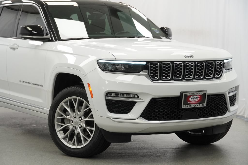 Certified 2022 Jeep Grand Cherokee Summit w/ Adv Protech Group IV AWD/4WD image 3