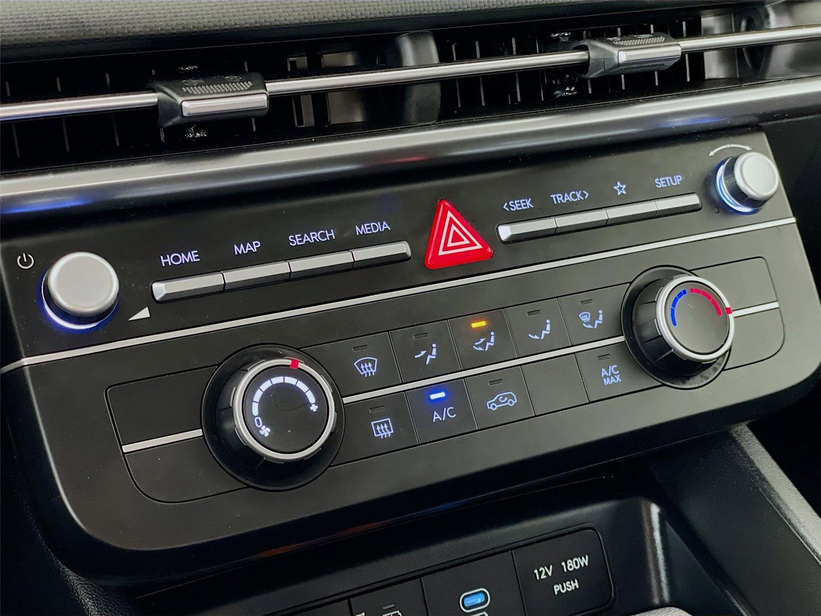 Certified 2025 Hyundai Tucson SE image 18