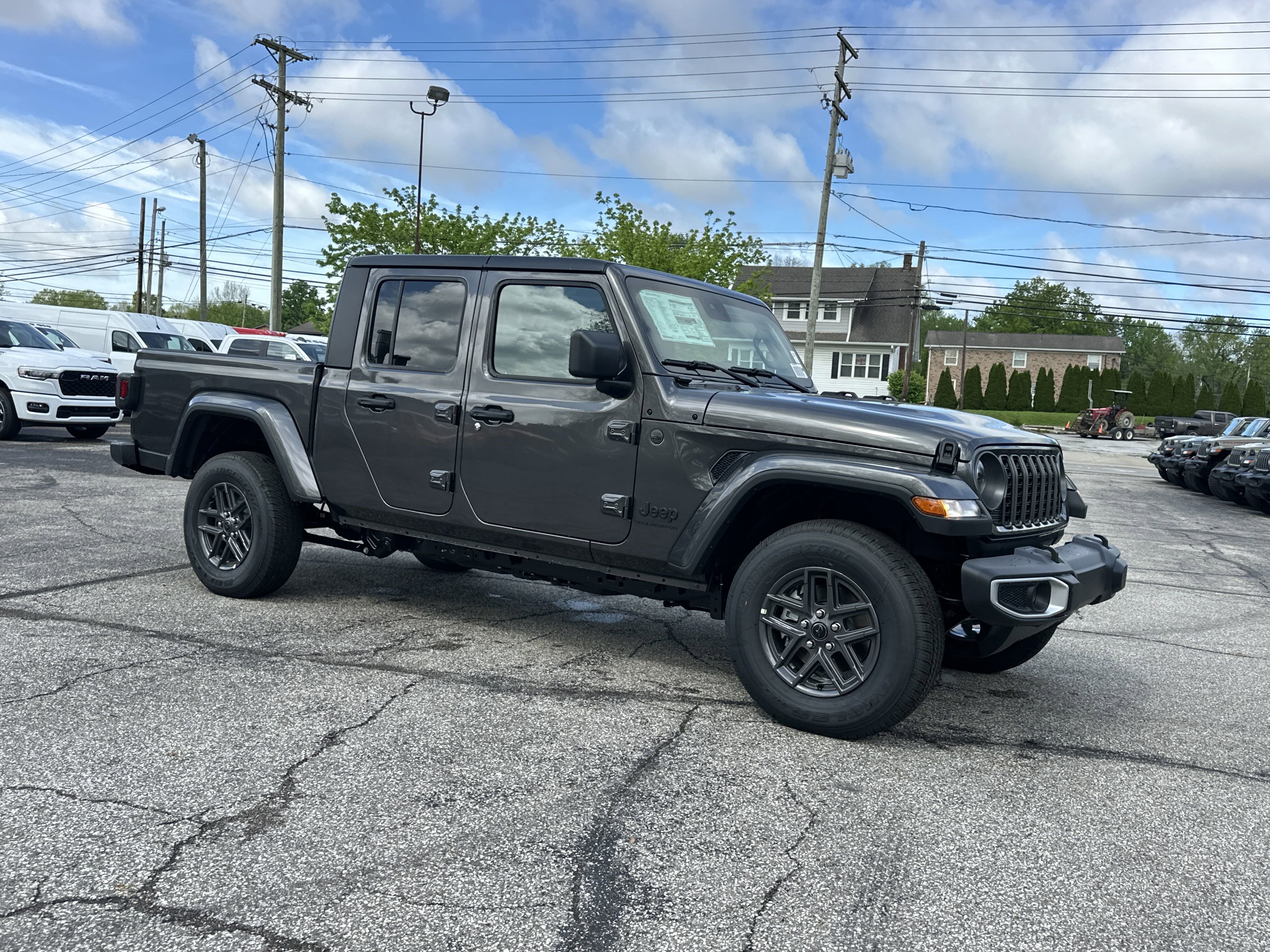 New 2025 Jeep Gladiator Sport image 19