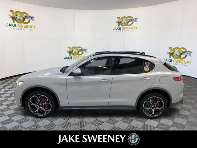 Used 2023 Alfa Romeo Stelvio Ti AWD/4WD image 6