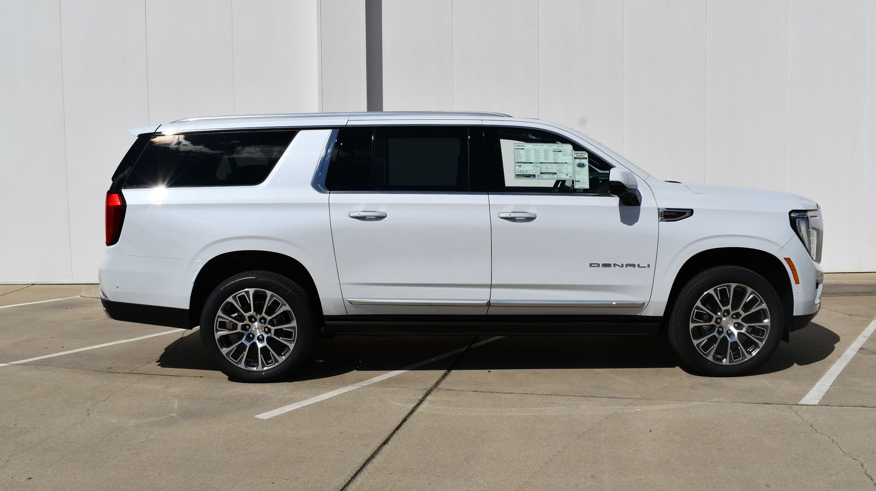 New 2026 GMC Yukon XL Denali AWD/4WD image 5