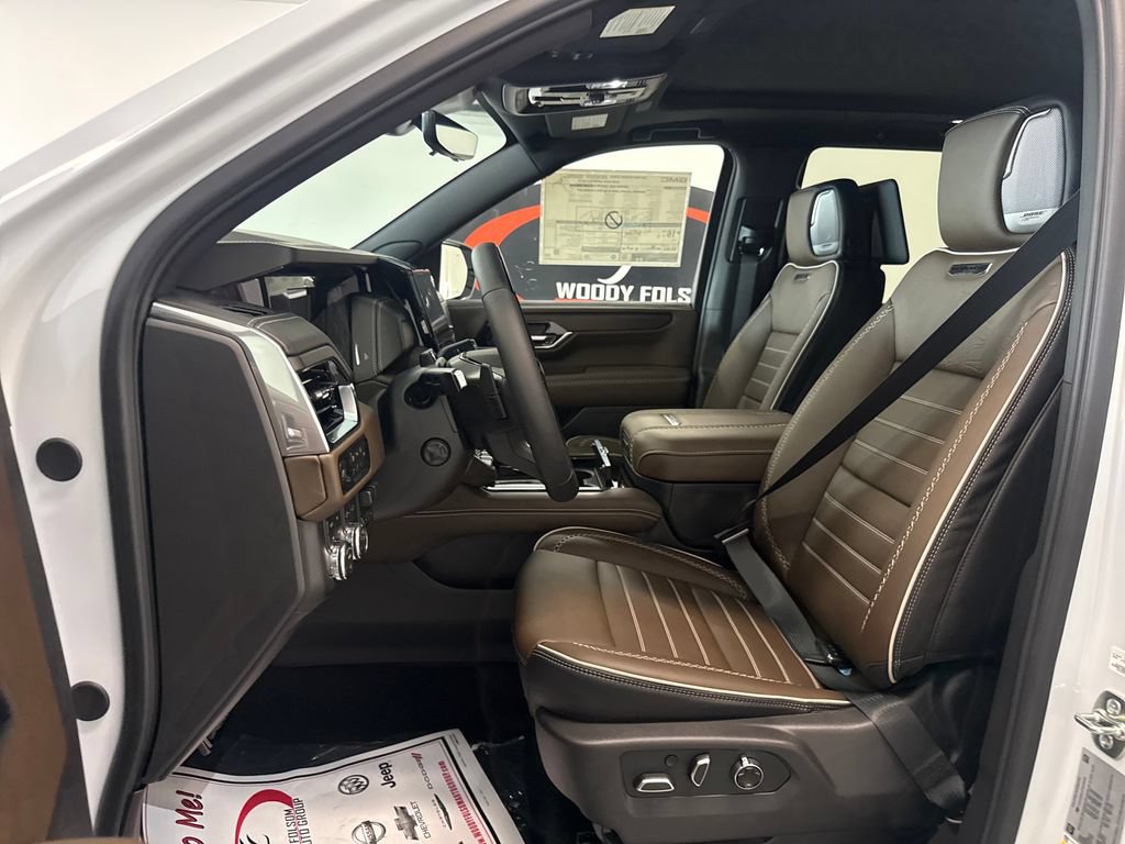 New 2026 GMC Yukon Denali Ultimate AWD/4WD image 13