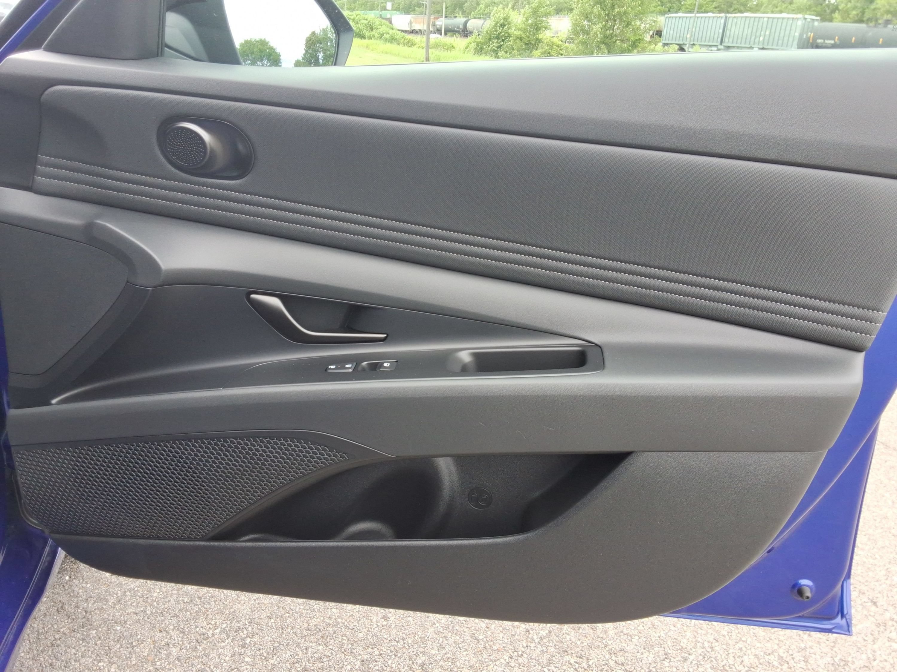 Used 2026 Hyundai Elantra SEL FWD image 25