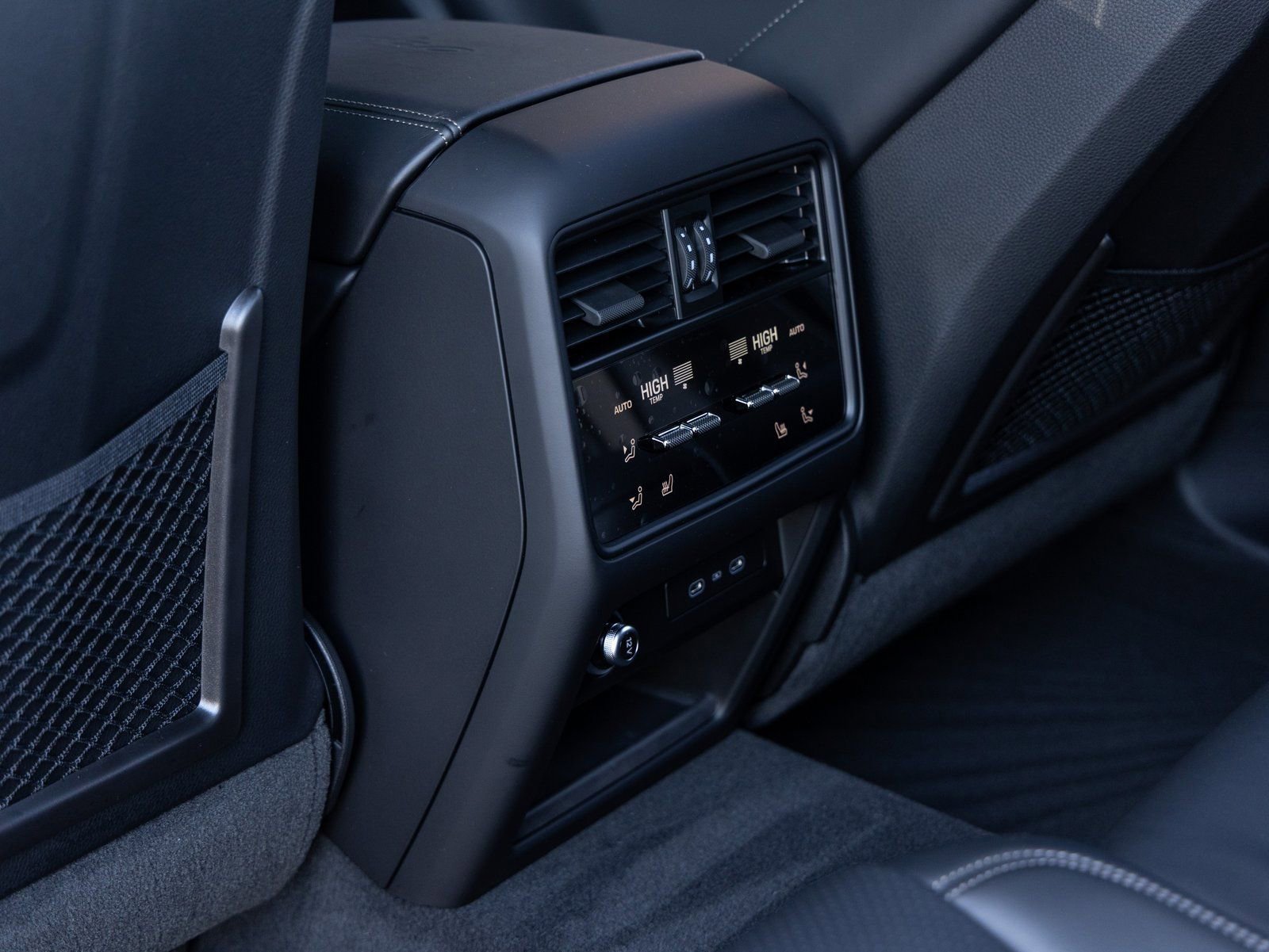 New 2026 Porsche Cayenne Turbo AWD/4WD image 28