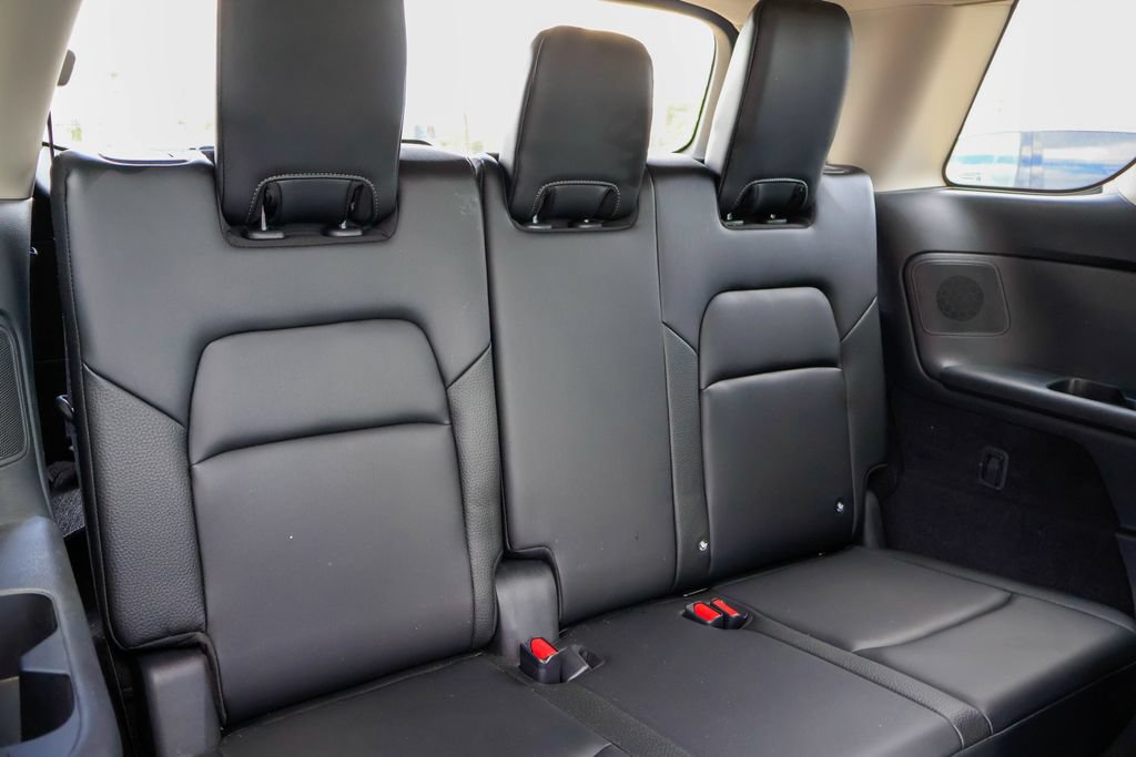 Used 2024 Nissan Pathfinder SL w/ SL Premium Package FWD image 12