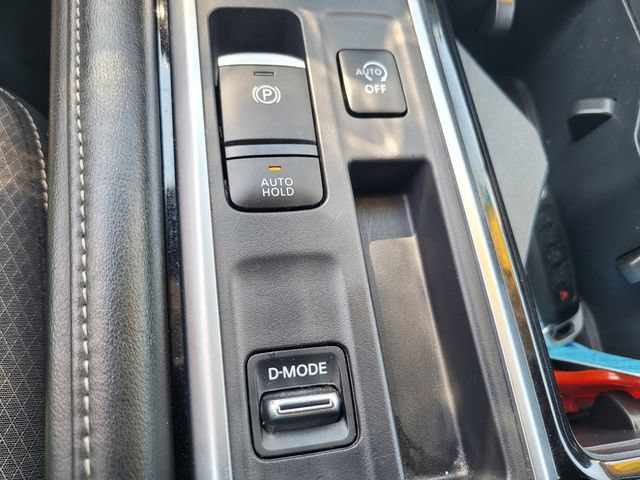 Certified 2025 Nissan Pathfinder SV FWD image 26