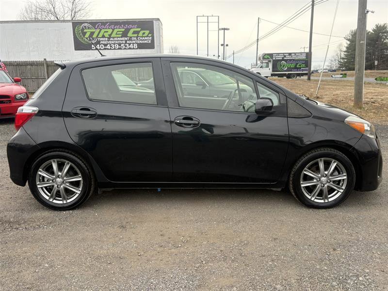 Used 2012 Toyota Yaris SE image 5