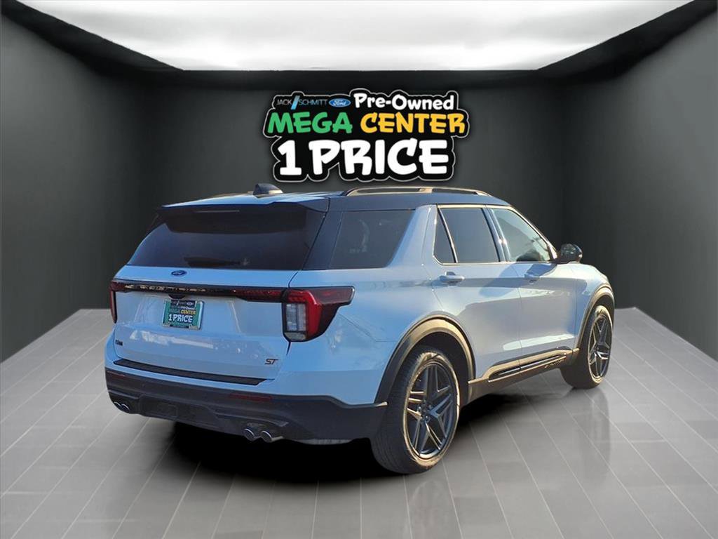 Used 2025 Ford Explorer ST image 28