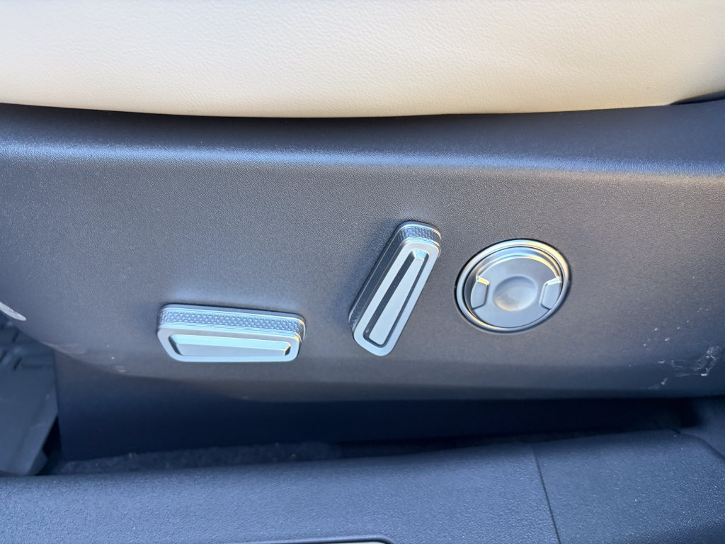 New 2026 Lincoln Nautilus Reserve AWD/4WD image 13