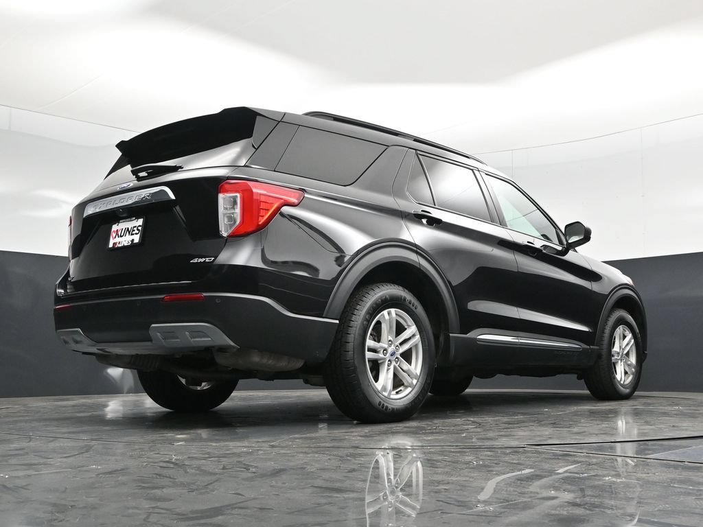 Used 2023 Ford Explorer XLT w/ Equipment Group 202A AWD/4WD image 48