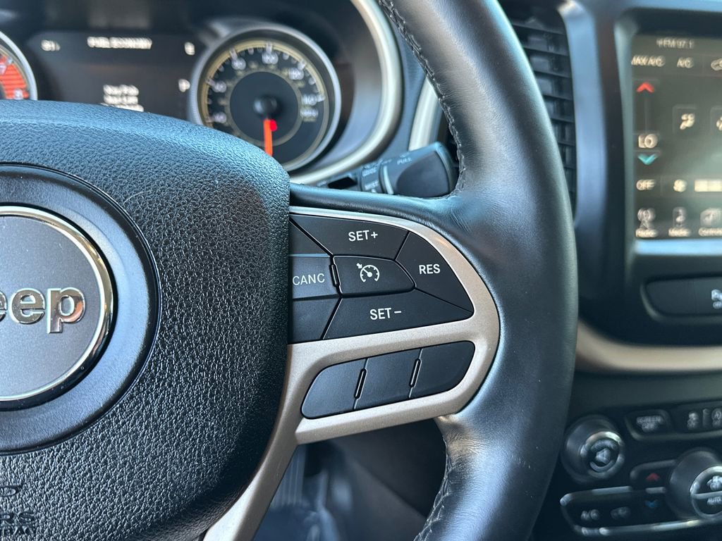 Used 2017 Jeep Cherokee High Altitude image 24