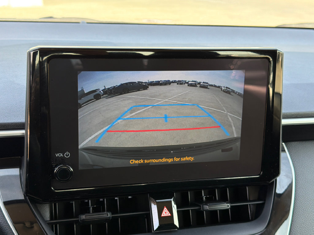 Used 2025 Toyota Corolla LE FWD image 27