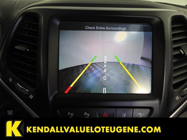 Used 2017 Jeep Cherokee Overland w/ Technology Group AWD/4WD image 19