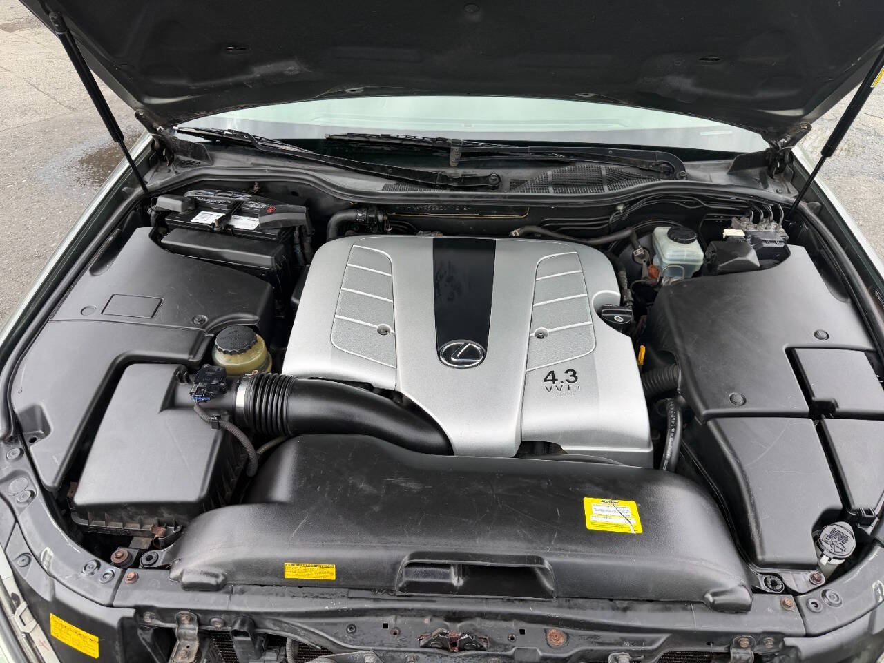Used 2005 Lexus LS 430 w/ Modern Luxury Pkg RWD image 49