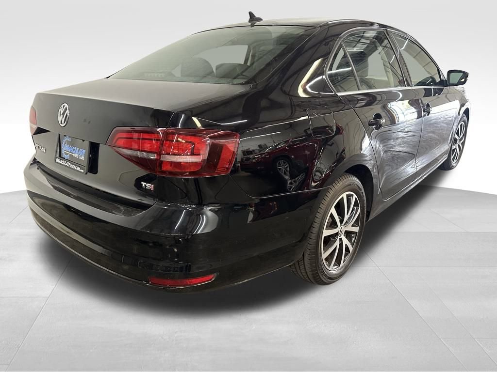 Used 2017 Volkswagen Jetta SE image 5