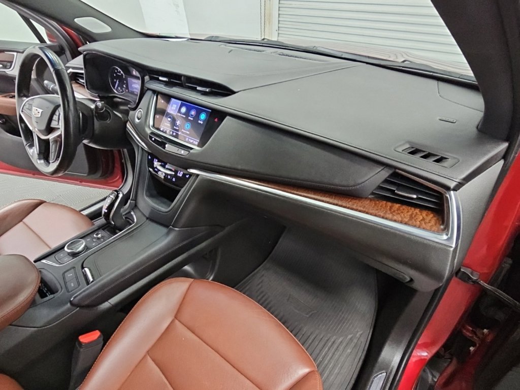 Used 2020 Cadillac XT5 Premium Luxury FWD image 43