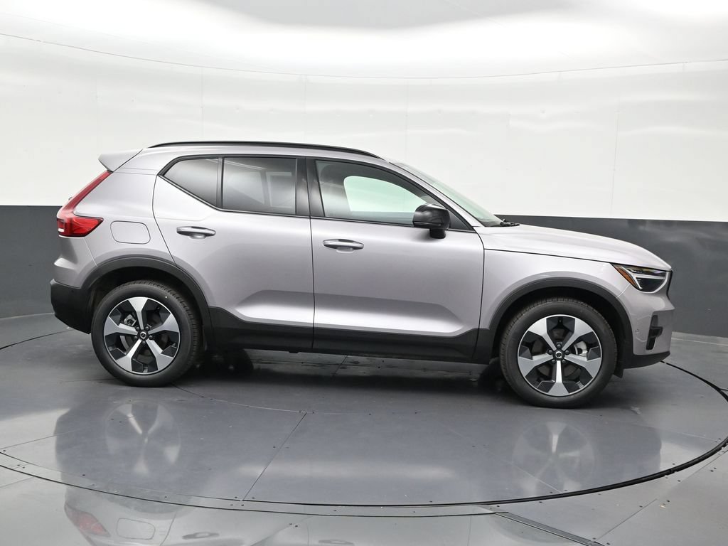 New 2026 Volvo XC40 B5 Plus w/ Climate Package AWD/4WD image 6