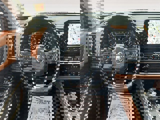 Used 2023 Nissan Pathfinder Platinum w/ Cargo Package image 12