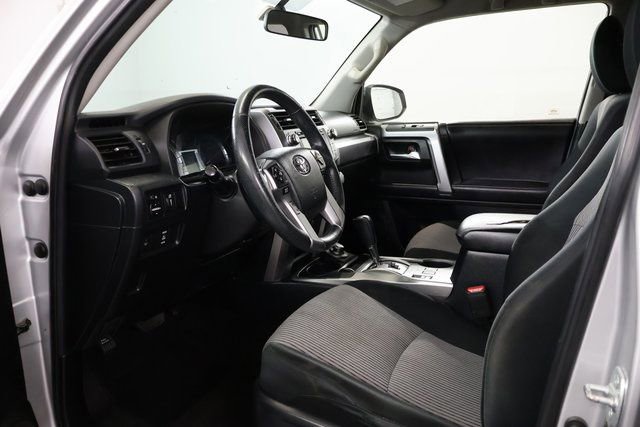 Used 2017 Toyota 4Runner SR5 AWD/4WD image 11