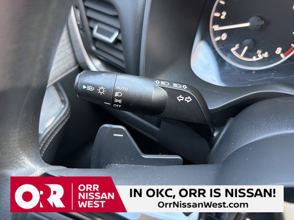 Used 2023 Nissan Rogue SV image 25