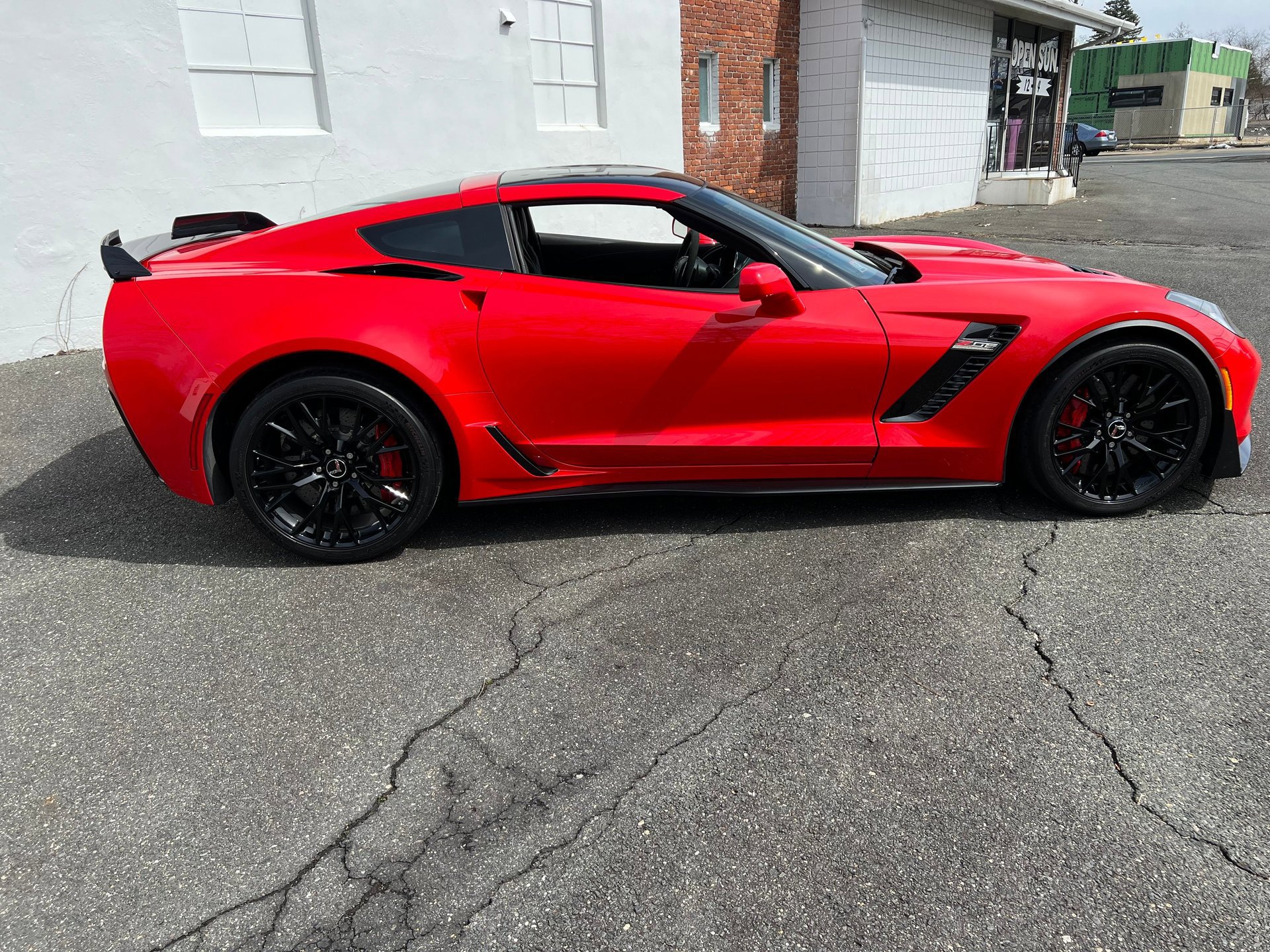 Used 2015 Chevrolet Corvette Z06 w/ 3LZ Preferred Equipment Group RWD image 22